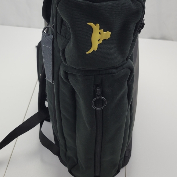 Under Armour UA Project Rock Duffle Backpack Bag Black Gold 1376459-002 New - Picture 4 of 16